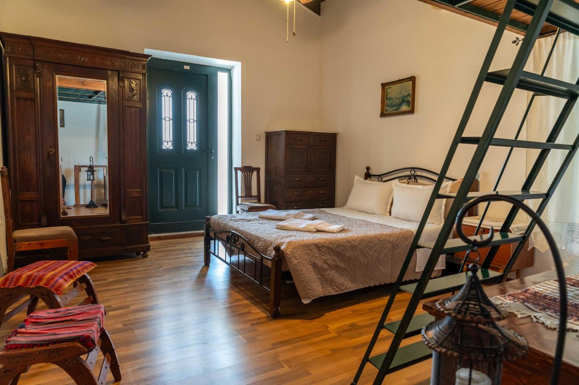 Apartment House Rachati Zaros